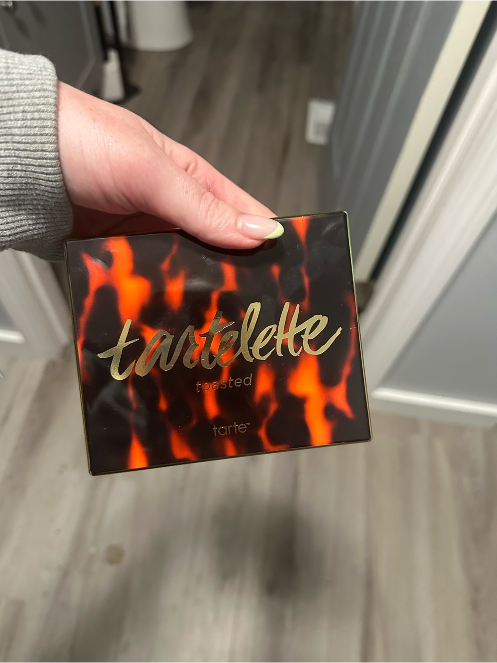 tarte Tartelette toasted Palette - tortoiseshell orange and black